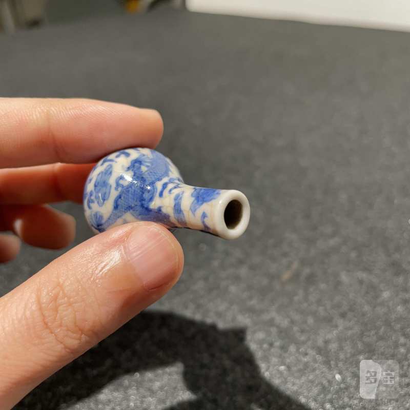 清嘉庆 浆胎青花云龙纹瓶 - 图6